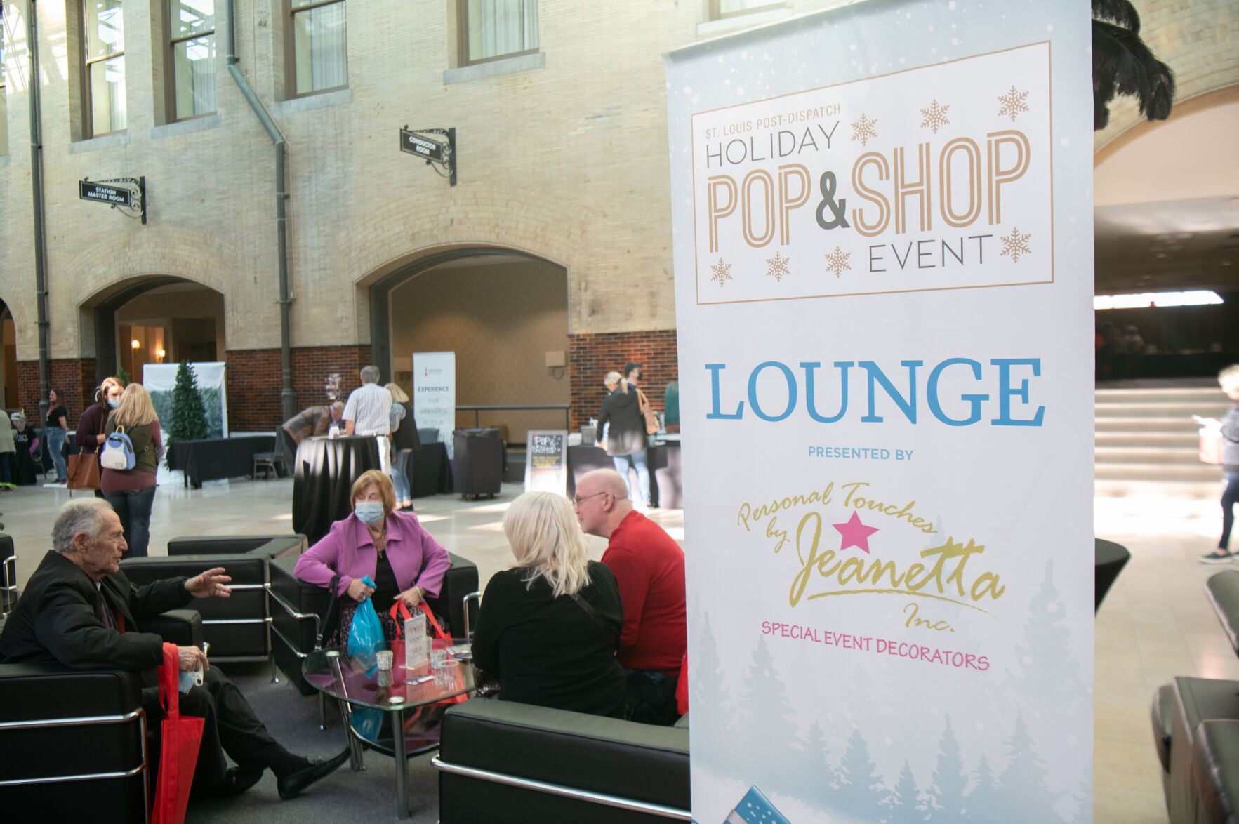 Holiday Pop & Shop at Union Station